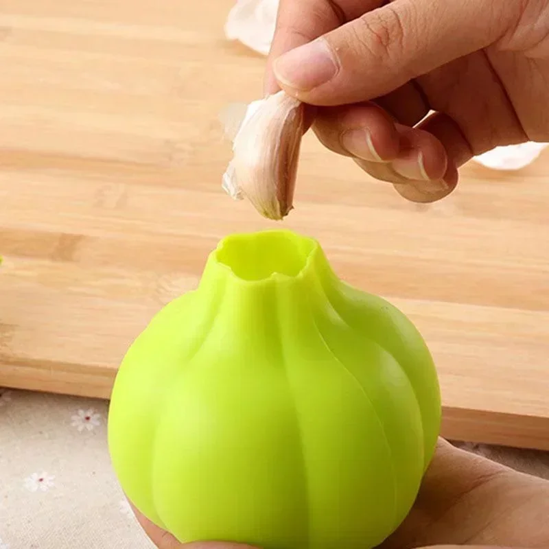 ที่ปอกกระเทียมทำจากซิลิโคนขจัด - Kitchen Gadgets Garlic บทวิจารณ์และราคา